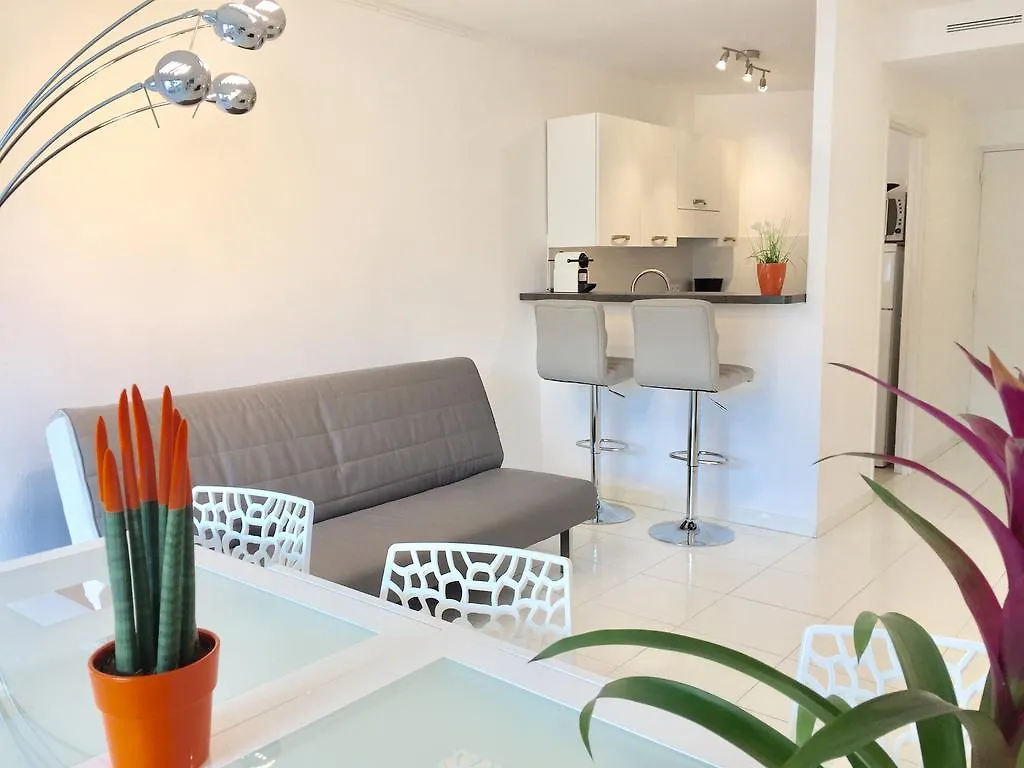 Appartements Cannes 0*,